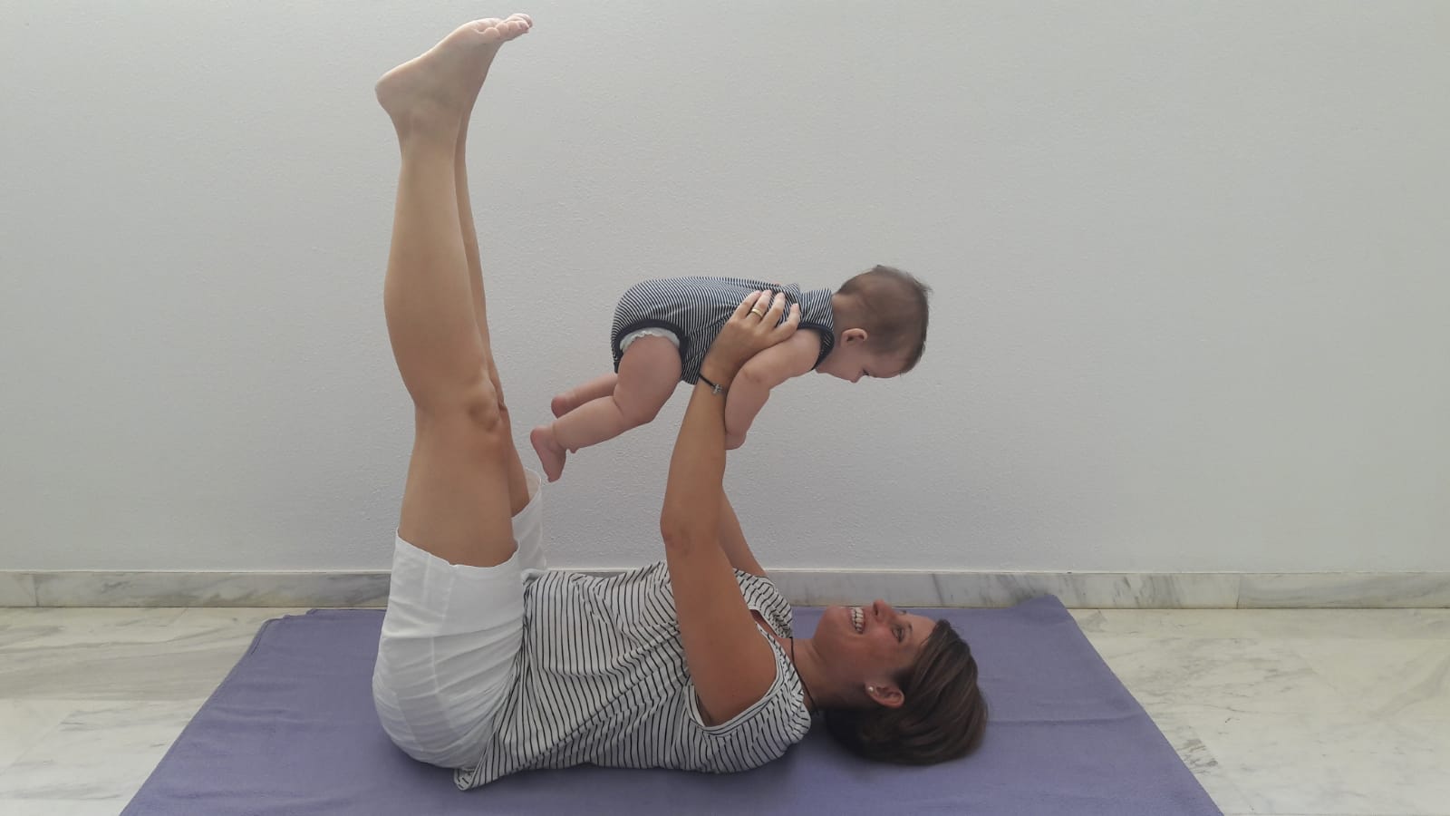 Yoga mama i nadó